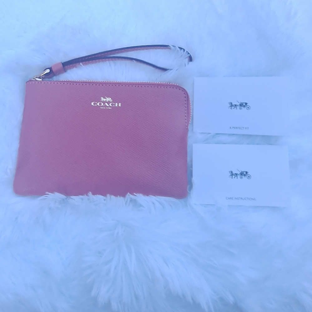 Coach Corner Zip Wristlet Pink #New